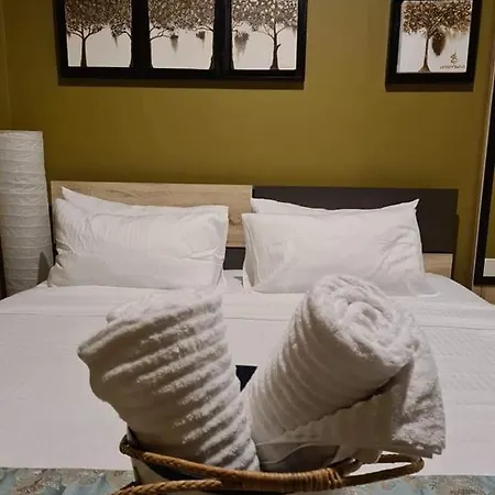 The Lantern Suites Ban Song Hong 外观 照片