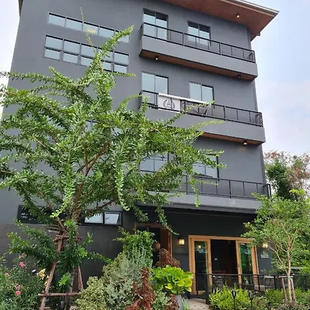 The Lantern Suites Ban Song Hong 外观 照片