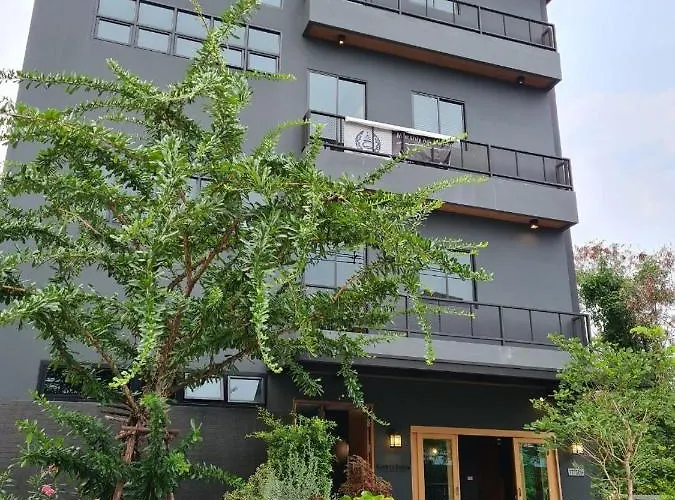 The Lantern Suites